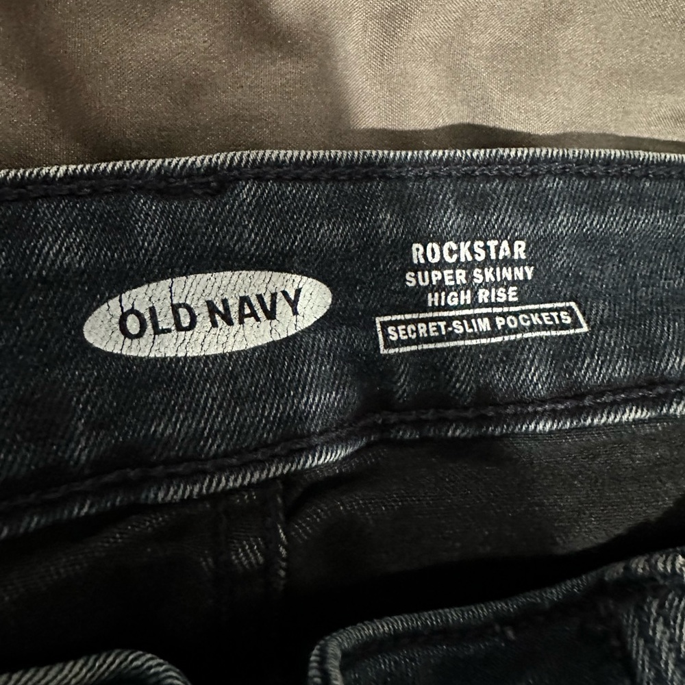Old Navy Rockstar Super Skinny Extra High Rise - 12 jeans